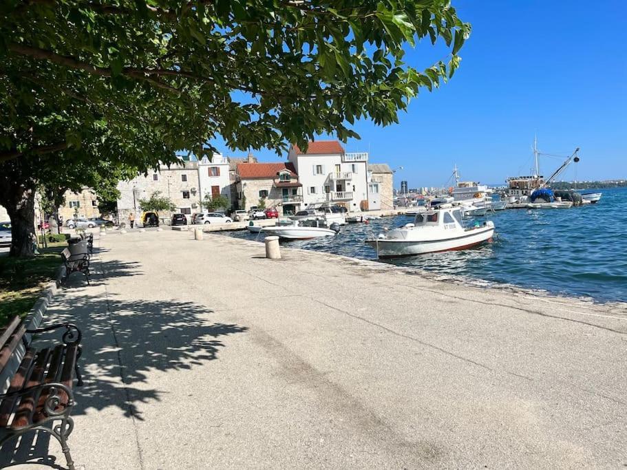 Apartment Kalliope, 200m Sea Kastela