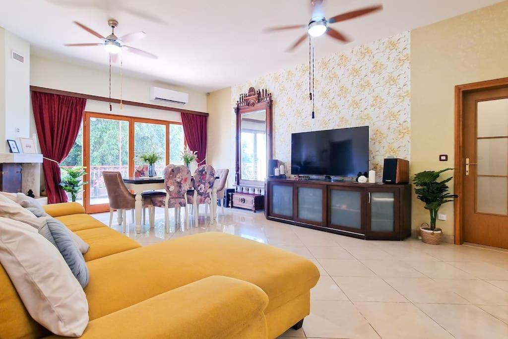 Kalliope, 200m Sea Apartment