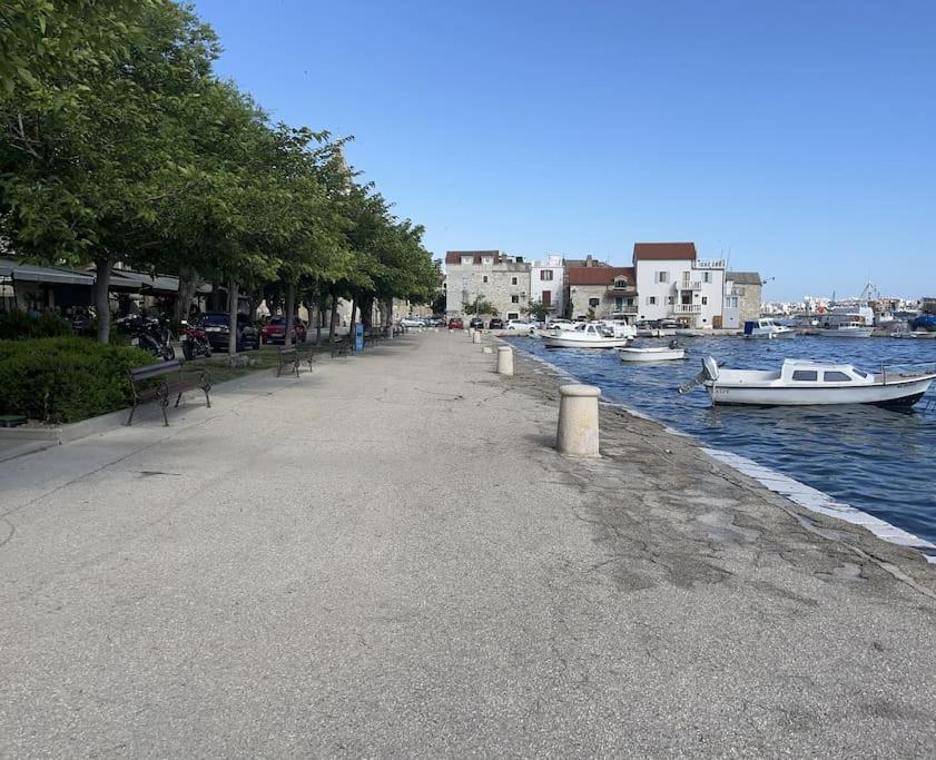 Apartment Kalliope, 200m Sea Kastela
