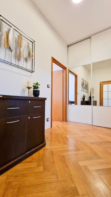 Kalliope, 200m Sea Apartamento Kaštela