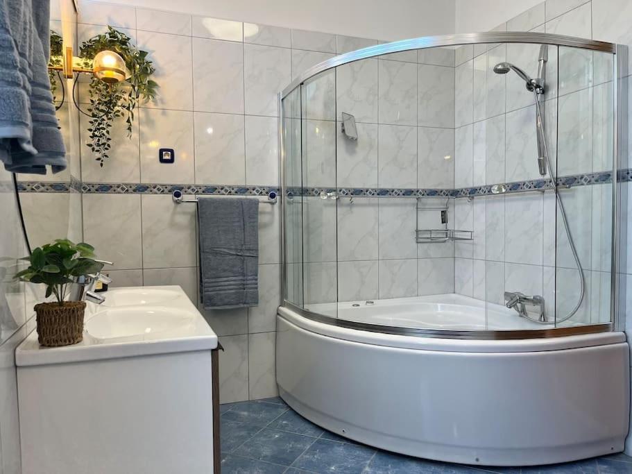 Kalliope, 200m Sea Apartamento Kaštela